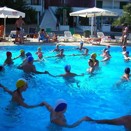 מלון Costa Tiziana Hotel Village