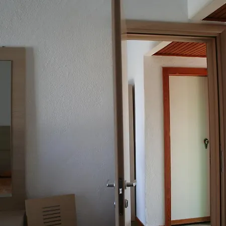 Costa Tiziana Hotel Village 4* קרוטונה