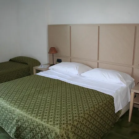 מלון Costa Tiziana Hotel Village